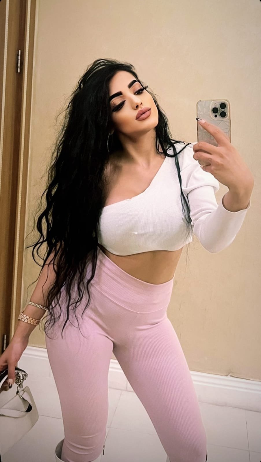 Bartın Zeki ve Güzel Kadın Escort Alina